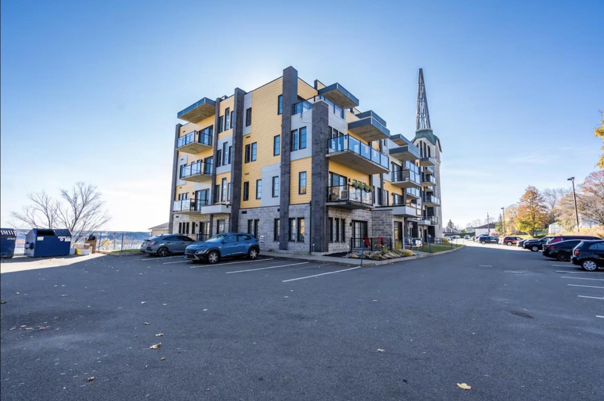 Initial - Citadin - Chutes-Montmorency Boischatel Exterior photo